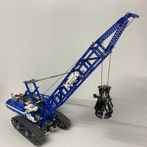 769 - LEGO TECHNIC 42042 Rope Excavator. This huge, robust 2-in-1 model comes with an array of realistic d... 