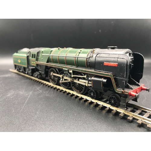 155 - Six 'OO' Triang Steam Locomotives, Tested Runners, R150 4-6-0 LNER Loco and Tender Gloss Green No.85... 