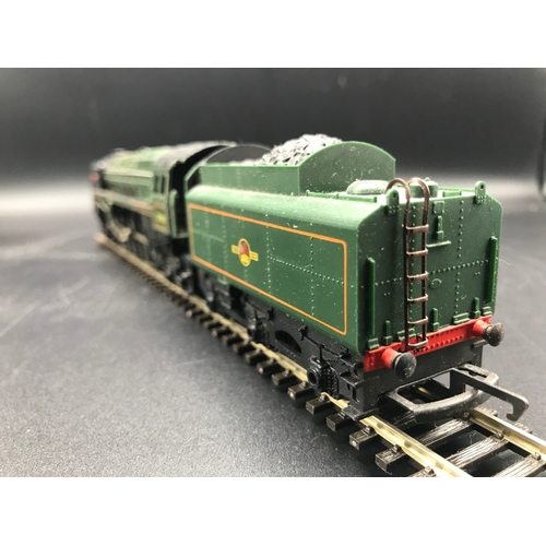 155 - Six 'OO' Triang Steam Locomotives, Tested Runners, R150 4-6-0 LNER Loco and Tender Gloss Green No.85... 