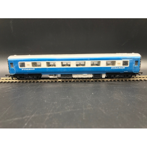 156 - Triang R157/158 DMU M79079/M79632 BR Blue/Yellow Tested Runner (Fair), together with Triang R555/R55... 