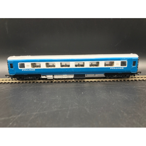 156 - Triang R157/158 DMU M79079/M79632 BR Blue/Yellow Tested Runner (Fair), together with Triang R555/R55... 