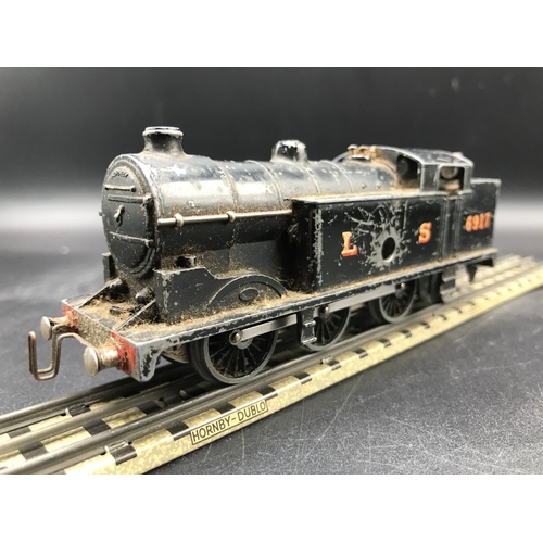 113 - A Rare Pre-war Hornby Dublo OO gauge Clockwork 0-6-2T No. 6917 in LMS black livery, Cogs appear work... 