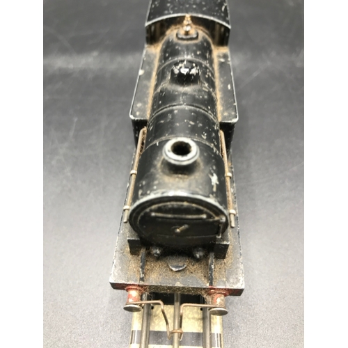 113 - A Rare Pre-war Hornby Dublo OO gauge Clockwork 0-6-2T No. 6917 in LMS black livery, Cogs appear work... 