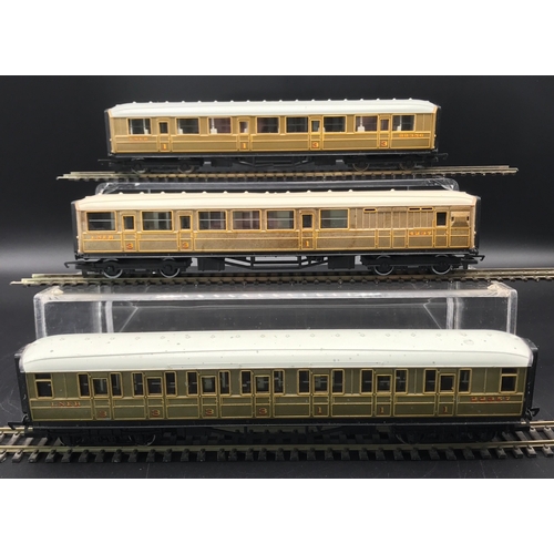 167 - A ‘OO’ gauge Rake of Three Coaches, LNER Corridor First, Composite and Gresley Brake Composite Teak ... 