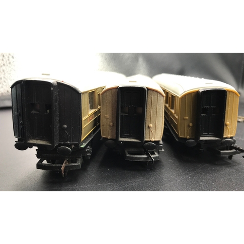 167 - A ‘OO’ gauge Rake of Three Coaches, LNER Corridor First, Composite and Gresley Brake Composite Teak ... 