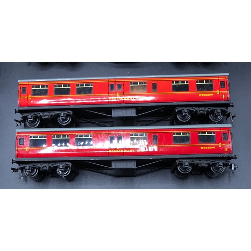 114 - Dublo OO Gauge 21 'Ready-to-roll' coaches of various liveries, Coach Nos. M4183(9) W9562(4) M26133(3... 