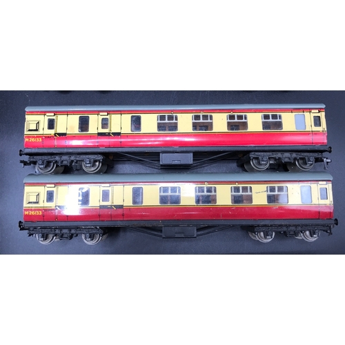 114 - Dublo OO Gauge 21 'Ready-to-roll' coaches of various liveries, Coach Nos. M4183(9) W9562(4) M26133(3... 