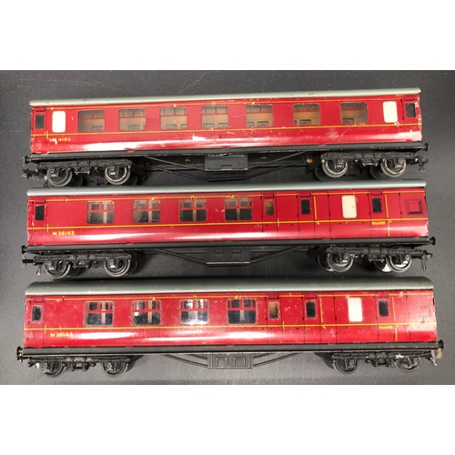 114 - Dublo OO Gauge 21 'Ready-to-roll' coaches of various liveries, Coach Nos. M4183(9) W9562(4) M26133(3... 