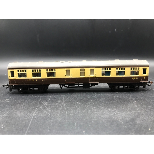 171 - Two 'OO' Triang Royal Mail Wagons plus Two Dublo Coaches, Lima Coach and Triang Table Top 'TT' gauge... 