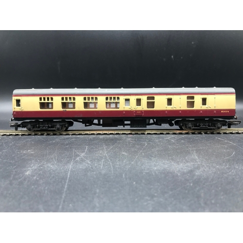 171 - Two 'OO' Triang Royal Mail Wagons plus Two Dublo Coaches, Lima Coach and Triang Table Top 'TT' gauge... 