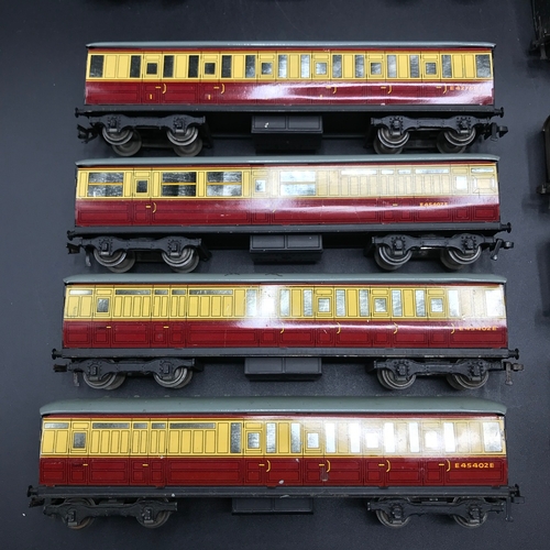 118 - Three Hornby Meccano Tinplate Rakes of 4/3/3 Coaches, along with Two Hornby Dublo Coaches, 'Ready-to... 