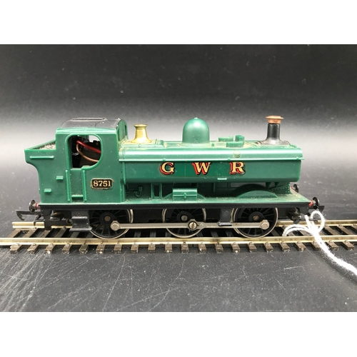 160 - Four 'OO' Steam Locomotives, Tested Runners, Hornby R866-B12 Class B12 4-6-0 8509 in LNER Green (Fai... 