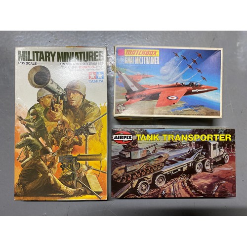 676 - 25 boxed and unbuilt kits, including. Revel, Airfix, Heller & Matchbox. Kits G/boxes P/G. 5400g (25)... 