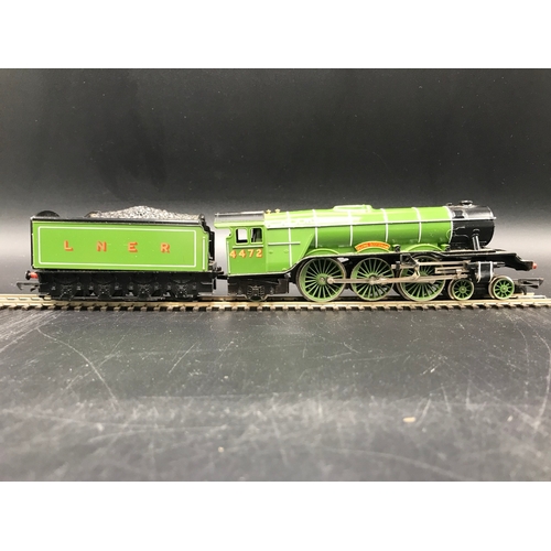 185 - Hornby R855-9302 OO 'Flying Scotsman' LNER No.4472 with tender, Tested Runner, Missing buffer - Loco... 