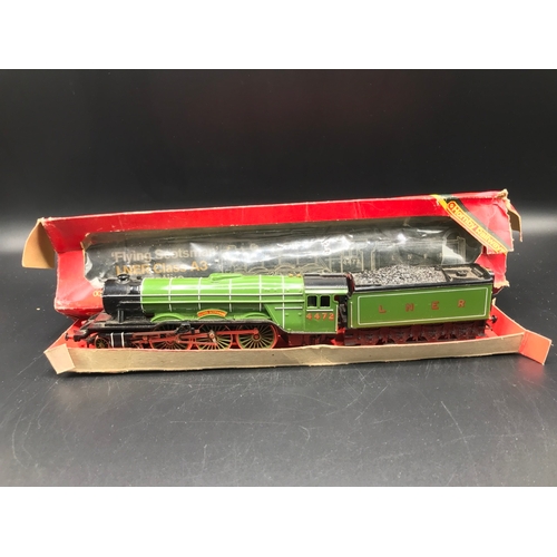 185 - Hornby R855-9302 OO 'Flying Scotsman' LNER No.4472 with tender, Tested Runner, Missing buffer - Loco... 