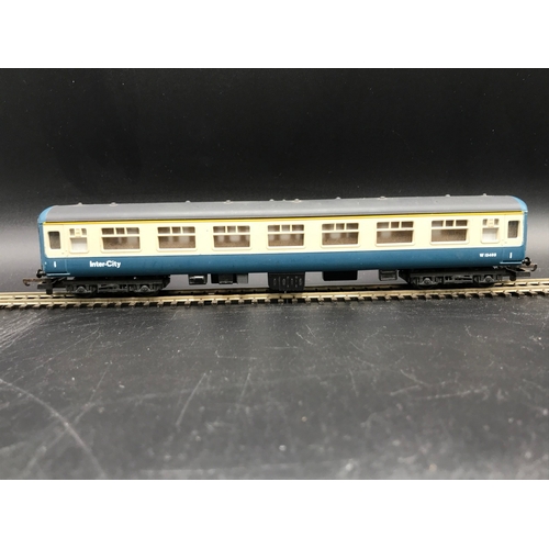 191 - Nine OO Gauge Coaches 'Ready-to-roll' includes:-
Hornby R298 LNER Compartment Coach (2) Fair with Bo... 