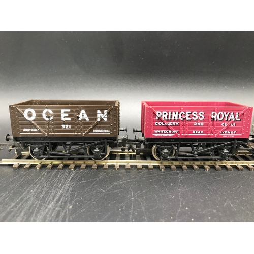 193 - 26 OO Rolling-stock Wagons and Tankers in 'Ready-to-Roll' condition, includes Triang R633 Freightlin... 