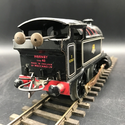 32 - Hornby O Gauge Clockwork No 40 Tank BR RN: 82011 without key - Fair (1) 500g