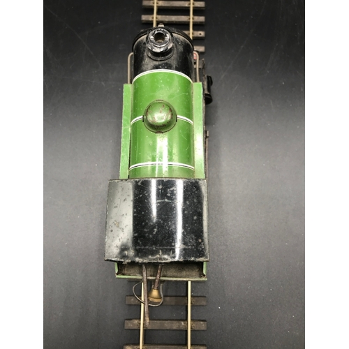 33 - Hornby O Gauge Clockwork Type 101 Tank LNER RN:460 Green without key - Fair (1) 500g