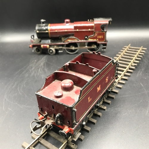 36 - Hornby O Gauge Clockwork LMS 1185 4-4-0 and tender with key - Fair (1) 1000g