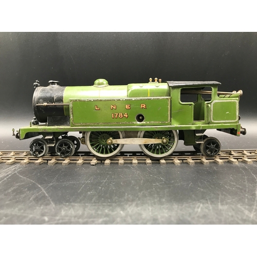 37 - Hornby O Gauge Clockwork No.2 Special Tank LNER 1784 4-4-2 and tender Lined Green without key - Fair... 