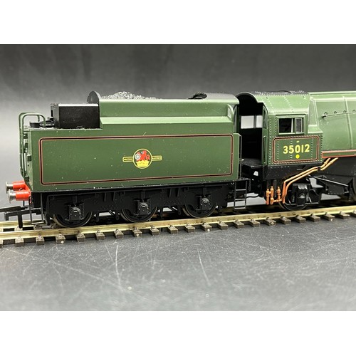 123 - Boxed Hornby OO gauge R1038 The Boxed Set Orient Express, Tested Runner, Coaches showing dust and gl... 