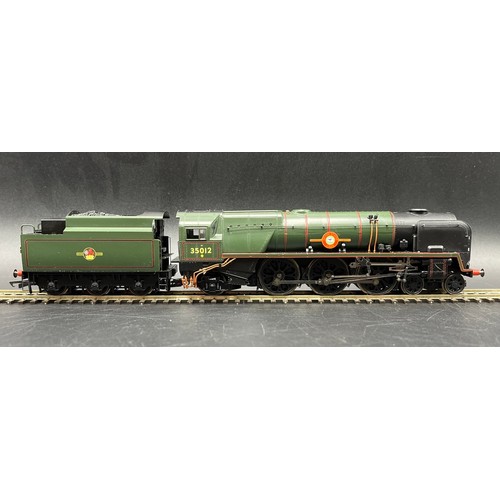 123 - Boxed Hornby OO gauge R1038 The Boxed Set Orient Express, Tested Runner, Coaches showing dust and gl... 