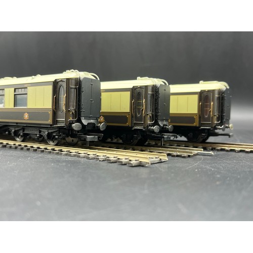 123 - Boxed Hornby OO gauge R1038 The Boxed Set Orient Express, Tested Runner, Coaches showing dust and gl... 