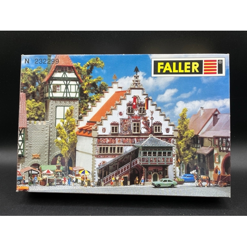 320 - Seven 'N' gauge Faller kits includes Faller 222175 two warning crosses with flashing lights, Kits ap... 