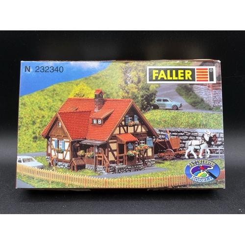 320 - Seven 'N' gauge Faller kits includes Faller 222175 two warning crosses with flashing lights, Kits ap... 