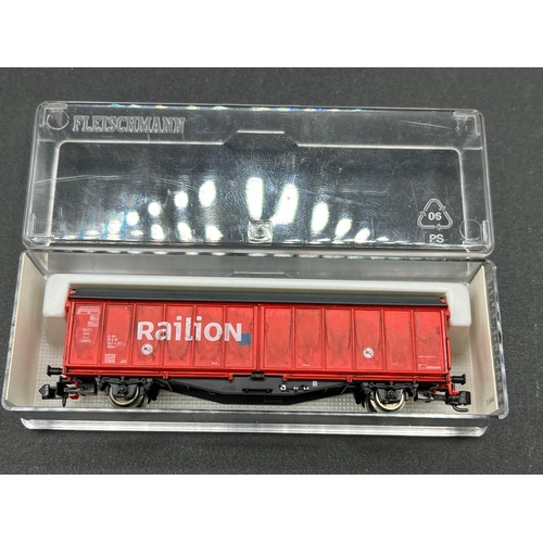 267 - N gauge train of five 'Railion' Rolling-stock wagons from Fleischmann and Electrotren, 'Ready to rol... 