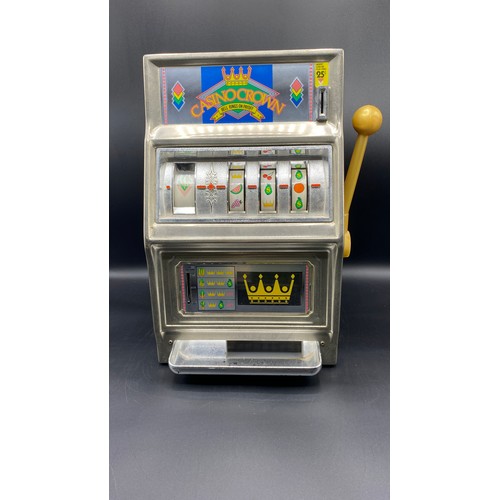 801 - Vintage Waco Casino Crown Slot Machine. G. 5100g (1)
Working Arm and Spinners, doesn't pay out or re... 