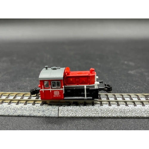 272 - Two N gauge locomotives, Brawa Diesel Locomotive BR 204 274-5 DB Cargo Bo-Bo (Fair) unboxed and Mini... 