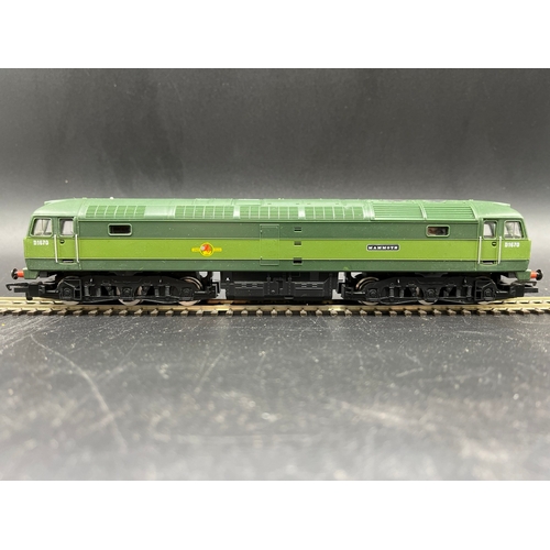 198 - Hornby OO gauge, Two locomotives in Good boxes, Hornby R073 BR class 47 Diesel Locomotive D1670 Co-C... 