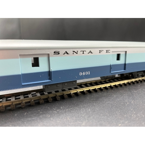 216 - Five Rivarossi HO gauge 'Sante Fe' Coaches/Cars, 2640 Baggage Car (1), 2634 Roomette Car (3) and 264... 