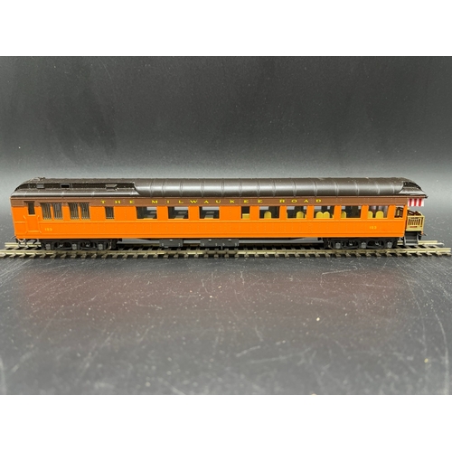 217 - A rake of four Rivarossi HO 'The Milwaukee Road' Coaches/Cars, 2838 Combination Car, 2843 Pullman ca... 