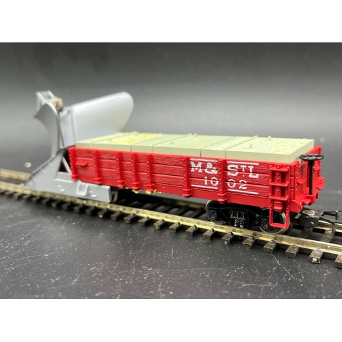 222 - HO Scale Rivarossi #2258 M&StL Minneapolis & St. Louis Snowplow #1002, Base of plastic case Good but... 