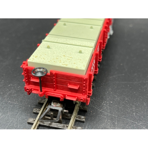 222 - HO Scale Rivarossi #2258 M&StL Minneapolis & St. Louis Snowplow #1002, Base of plastic case Good but... 