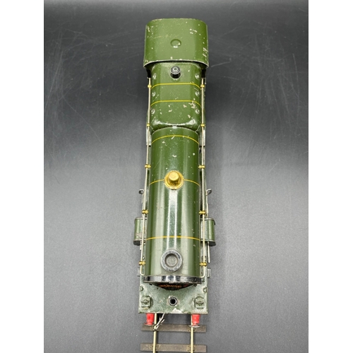 38 - Hornby 0 gauge Clockwork 4-4-2 Locomotive Caerphilly Castle No 4073 in lined green livery with key -... 