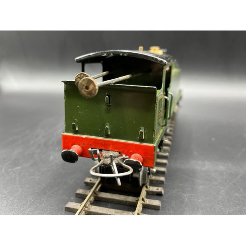 40 - Hornby O Gauge Clockwork GWR 2221 4-4-2 Lined Green livery, three lamps with key - Good (1) 1000g