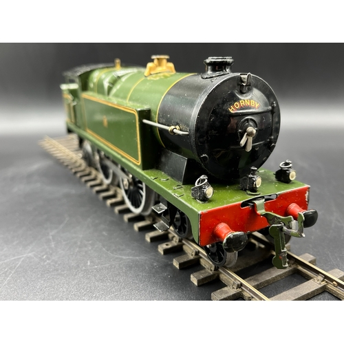 40 - Hornby O Gauge Clockwork GWR 2221 4-4-2 Lined Green livery, three lamps with key - Good (1) 1000g