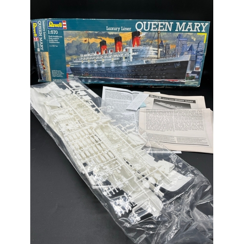 680 - Monogram Snap Tite Big Boy Locomotive HO Gauge 1601, with Revell 05203 1:570 Queen Mary Luxury Liner... 