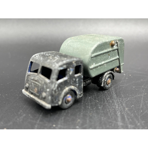 601 - 9 Lesney and 2 Benbros die-cast, includes Lesney No.74 Mobile Canteen, No. 23 Bluebird Dauphine, Pas... 