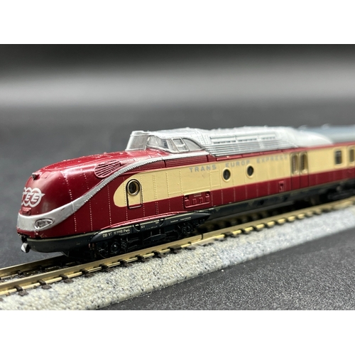 282 - N Gauge Seven Car Train, Roco Tee VT 11.5 BR 601 Helvetia 02167A along with 02168A, Loco Tested, Som... 