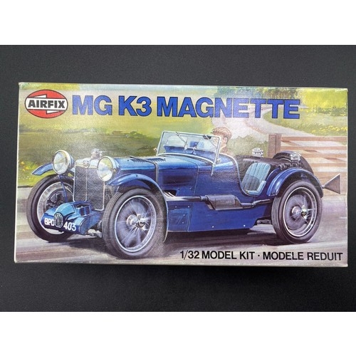 681 - 3 Boxed unbuilt kits - Two Matchbox and one Airfix. (G). (3). 800g.
Matchbox Aston Martin PK-301 1-3... 