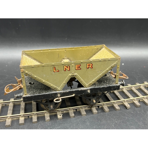 41 - 12 Hornby Meccano O Gauge Rolling-stock, includes LMS Green/White Hopper Wagon & Brake Van (G), No.1... 