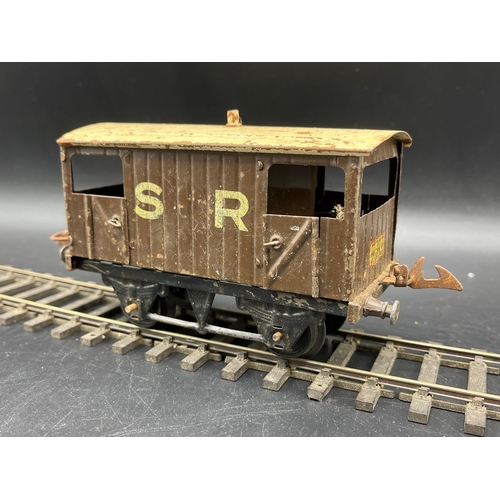 43 - Hornby Meccano Gauge O SR Goods Brake Van and Crawford's Biscuits Wagon - Poor (2) 400g