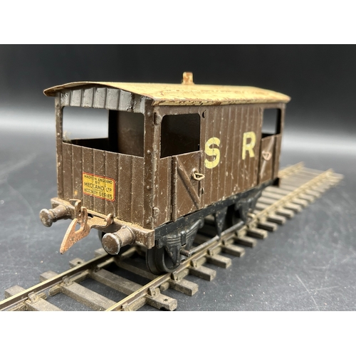 43 - Hornby Meccano Gauge O SR Goods Brake Van and Crawford's Biscuits Wagon - Poor (2) 400g