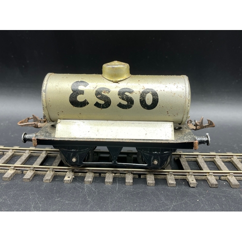 44 - 5 Hornby Meccano Gauge O UTLX 4739 Union Tank Car Co. Oil wagon, Shell Motor Spirit Tank wagon, Esso... 