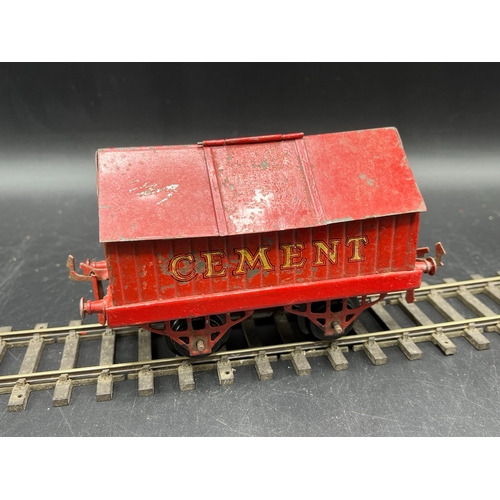 44 - 5 Hornby Meccano Gauge O UTLX 4739 Union Tank Car Co. Oil wagon, Shell Motor Spirit Tank wagon, Esso... 